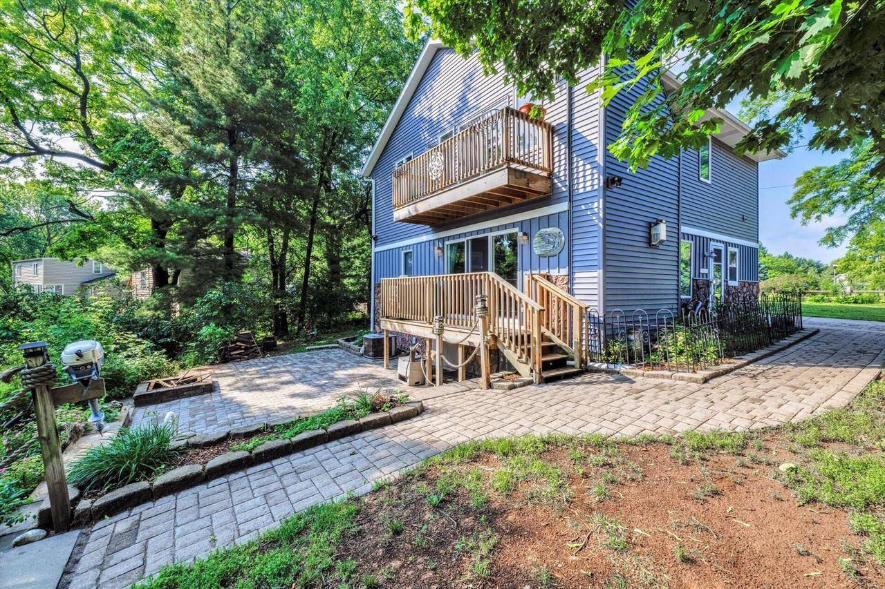 Summit, WI 53066,1012 N Breens Bay ROAD