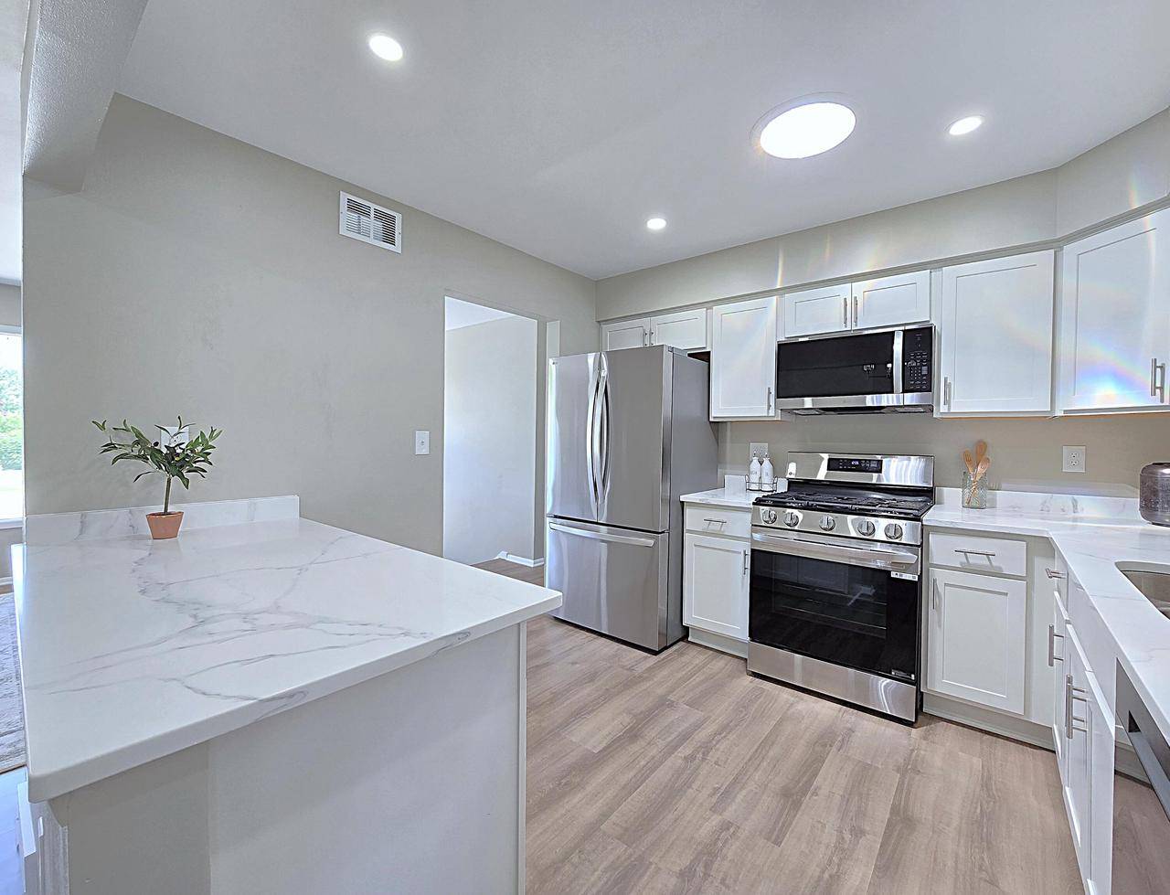 South Milwaukee, WI 53172,3200 15th AVENUE