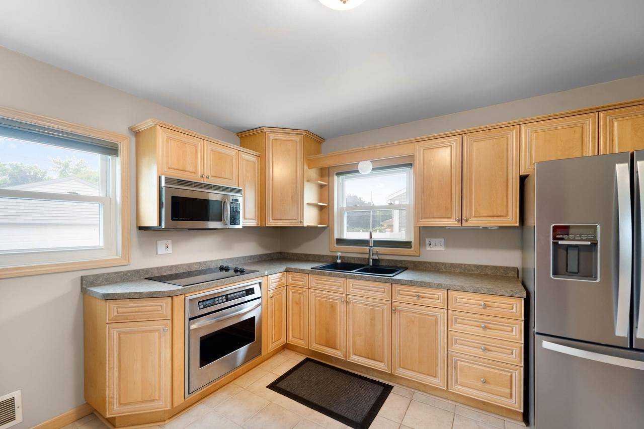 South Milwaukee, WI 53172,1325 Blake AVENUE