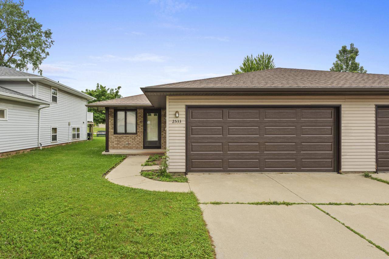 Green Bay, WI 54311,2533-2535 Sun Terrace