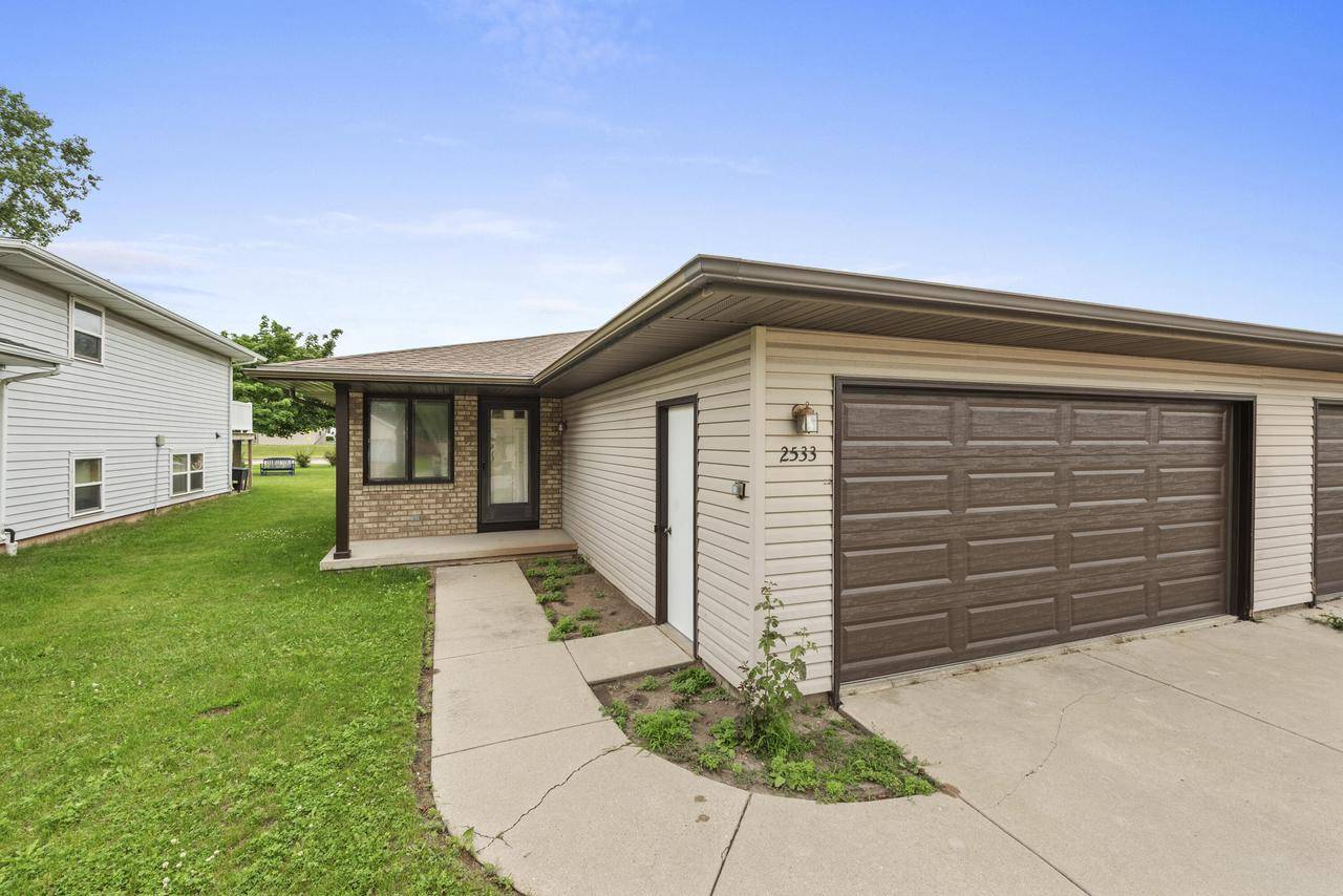 Green Bay, WI 54311,2533-2535 Sun Terrace
