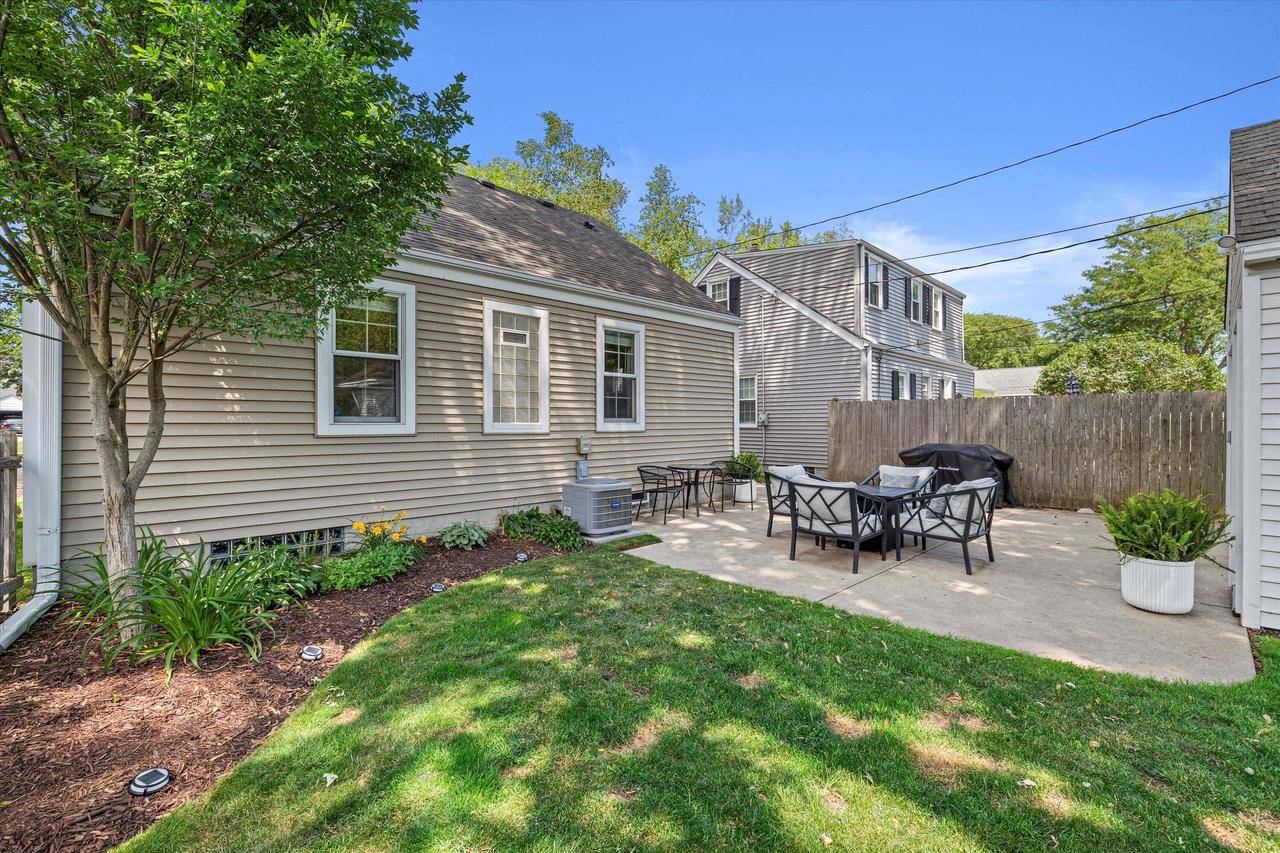 Whitefish Bay, WI 53217,615 E Hampton ROAD