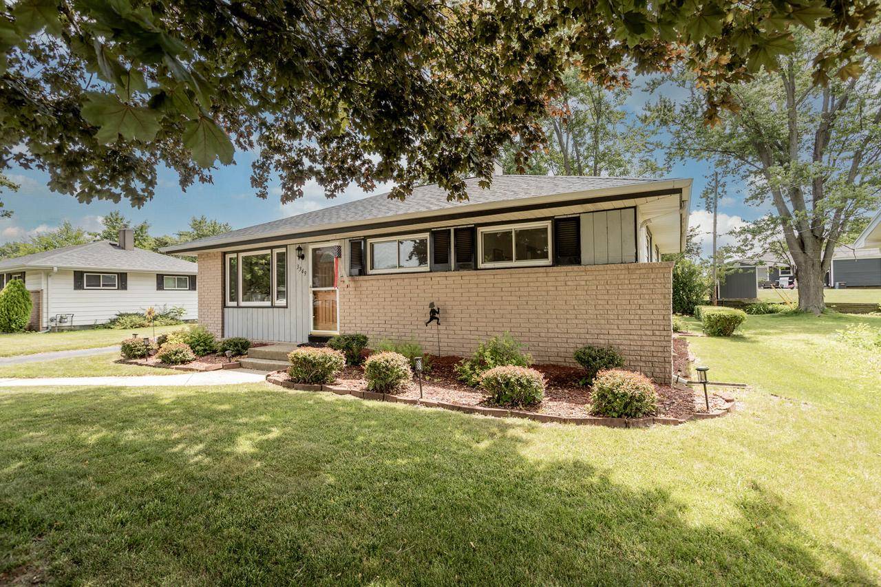 Oak Creek, WI 53154,3369 E Oak Creek DRIVE