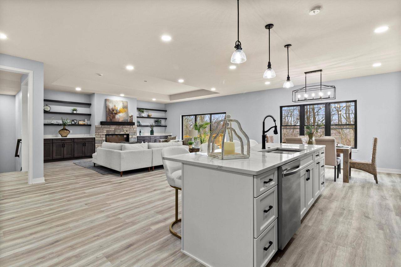 Menomonee Falls, WI 53051,N54W19323 Broadwing PLACE