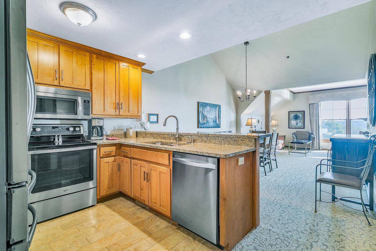 Elkhart Lake, WI 53020,101 Osthoff AVENUE #452
