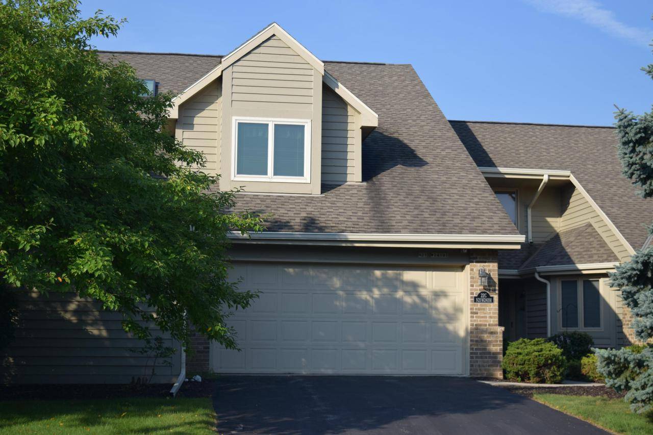 Pewaukee, WI 53072,N21W24191 Dorchester DRIVE #22C
