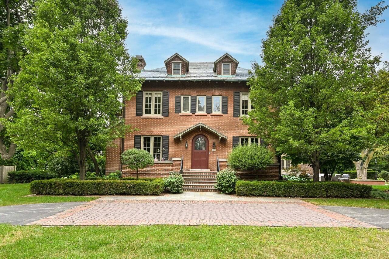 Wauwatosa, WI 53213,1839 N 74th STREET