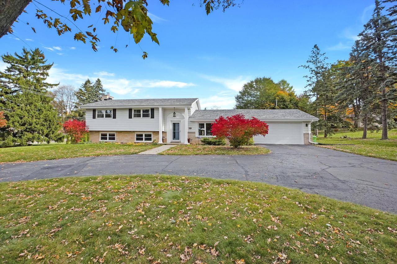 Brookfield, WI 53045,1620 Greenview DRIVE