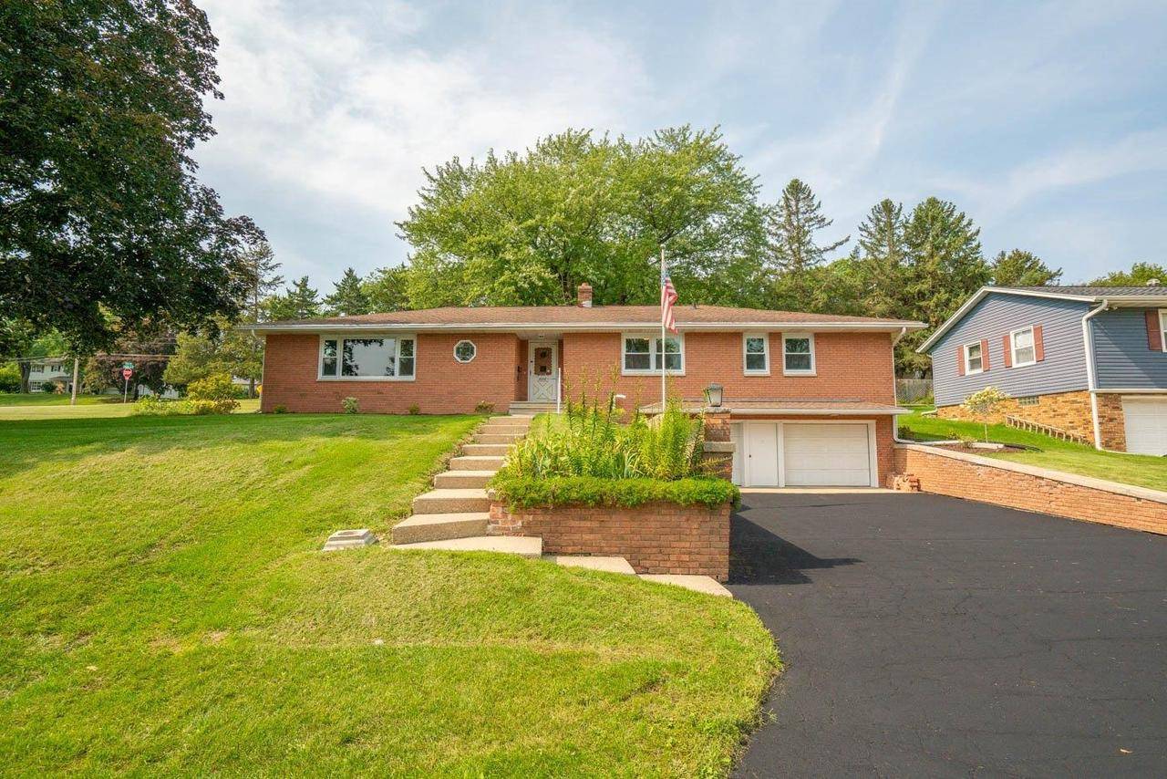 Stoughton, WI 53589,1008 Riverview Drive