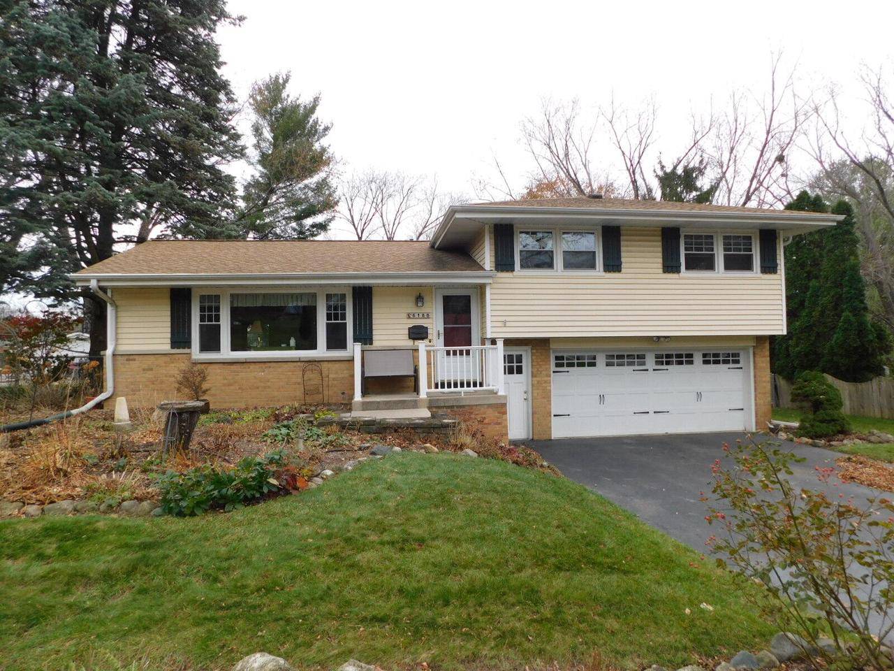 Waukesha, WI 53186,618 Lee COURT