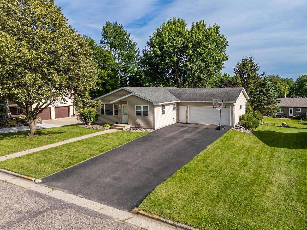 Baraboo, WI 53913,615 Naragansett Avenue