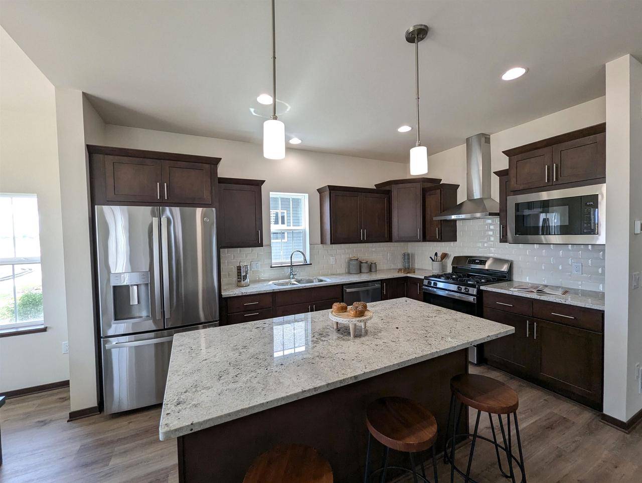 Middleton, WI 53562,4315 Redstart Street