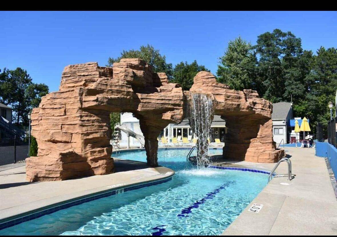 Wisconsin Dells, WI 53965,1093 Canyon Road #304