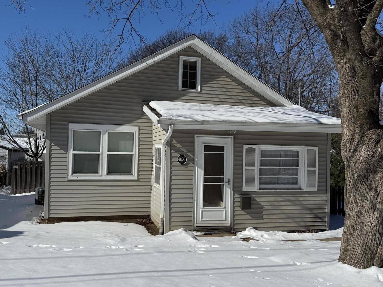 Monona, WI 53716,4803 Schofield Street