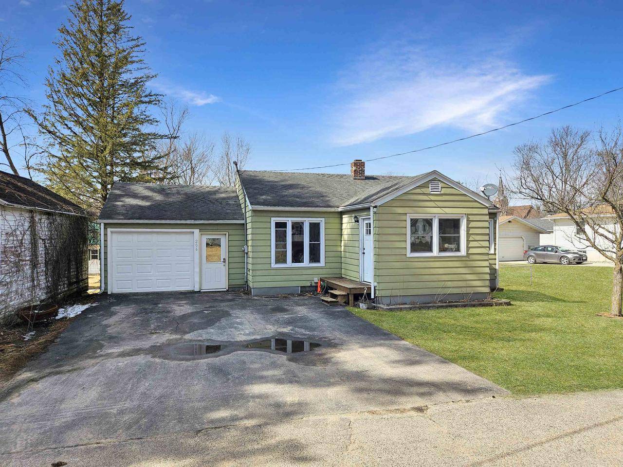 Wonewoc, WI 53968,206 Wisconsin Street