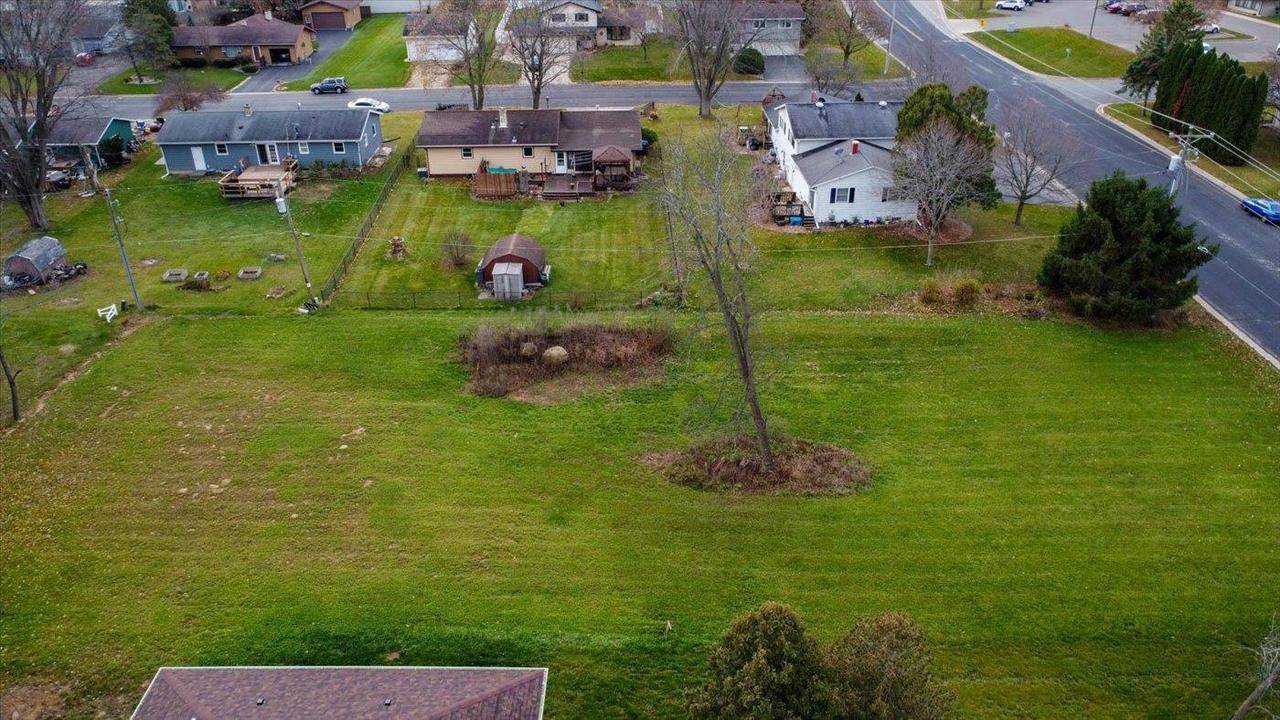 Verona, WI 53593,207 N Nine Mound Road