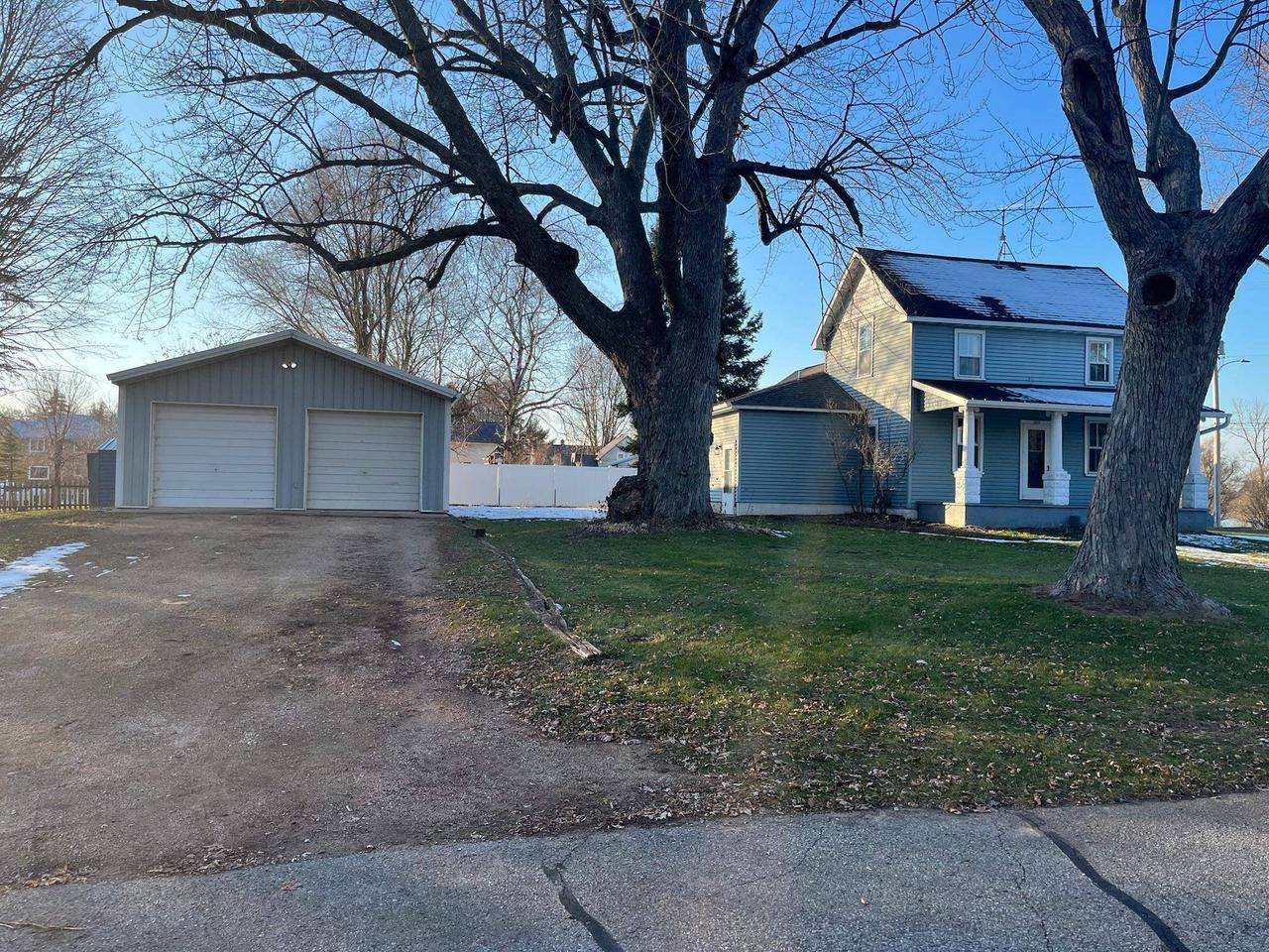Neshkoro, WI 54960,331 S West Street