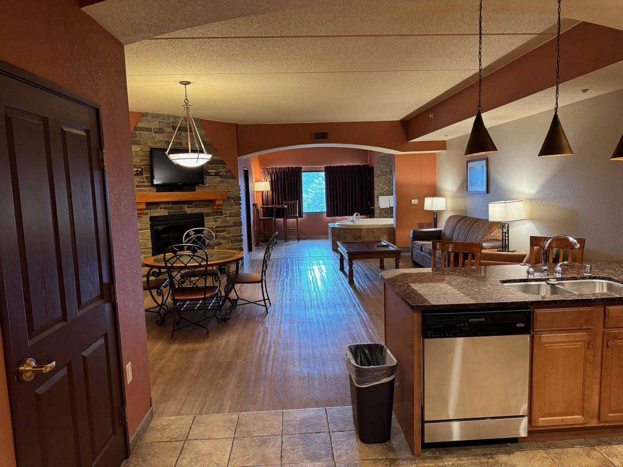 Wisconsin Dells, WI 53965,2411 RIVER Road #2415
