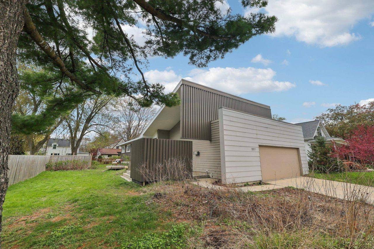 Middleton, WI 53562,7017 University Avenue