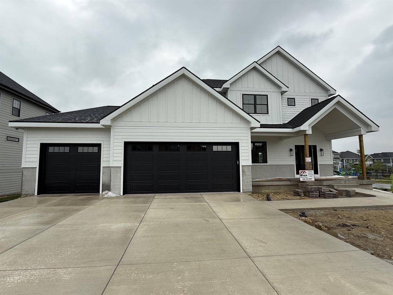 Waunakee, WI 53597,901 Westbridge Court