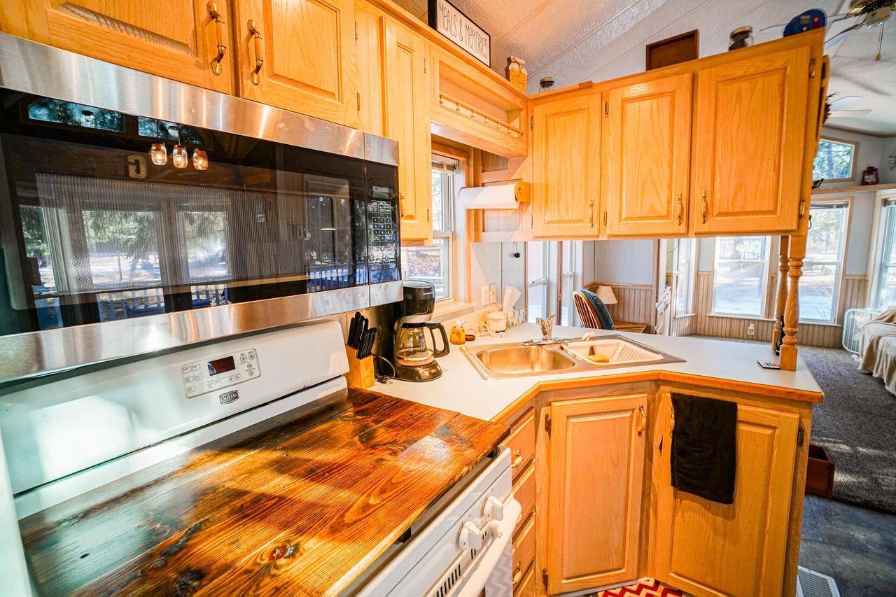 Nekoosa, WI 54457,566 feather Trail