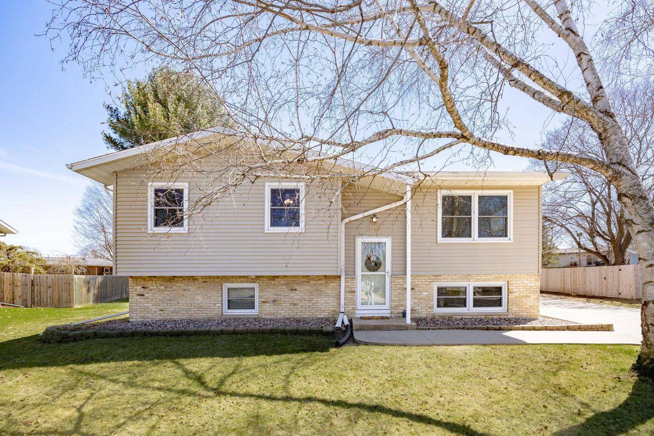 Marshall, WI 53559,208 Midvale Drive