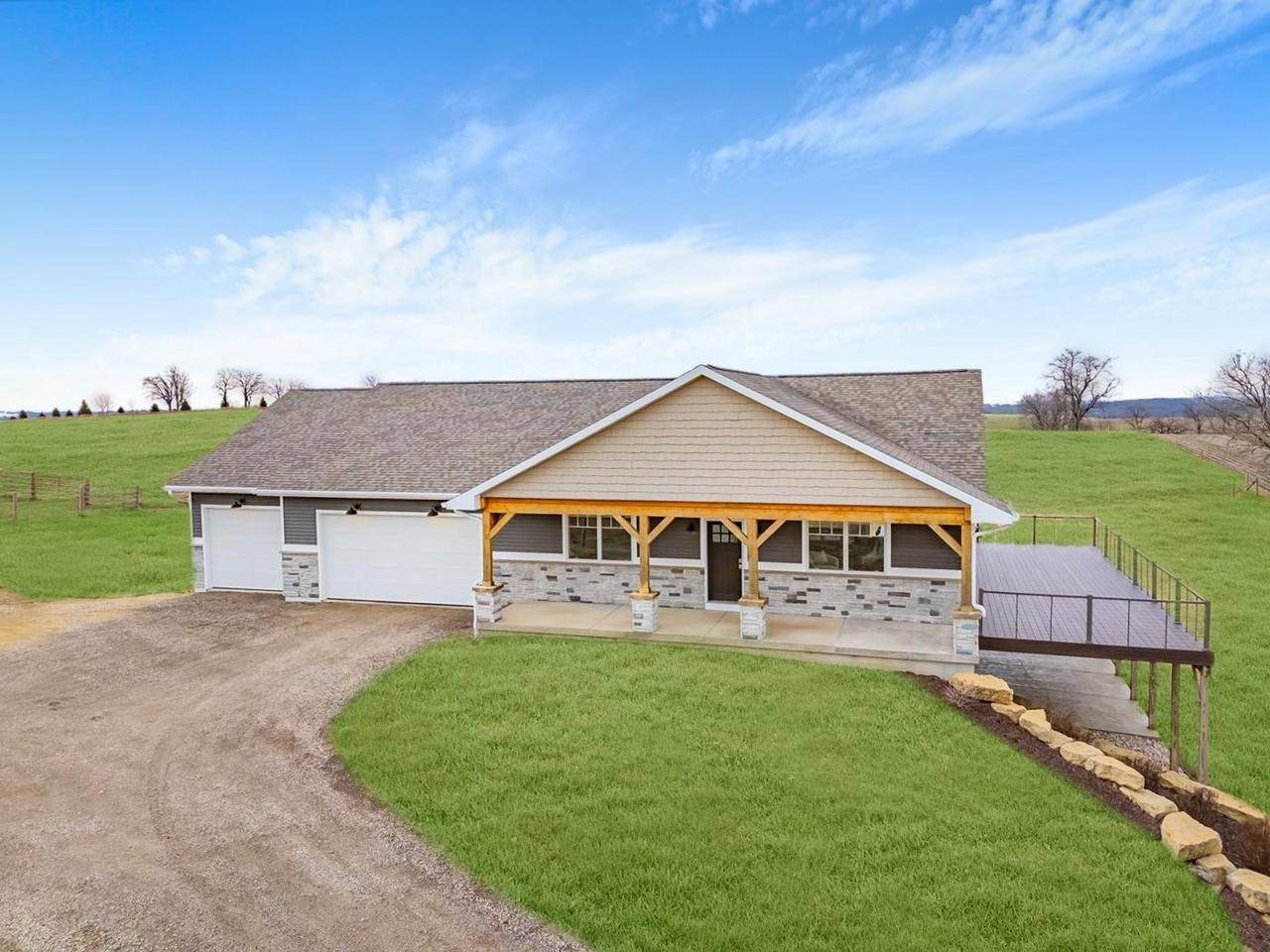 Verona, WI 53593,8775 OFFERDAHL Road