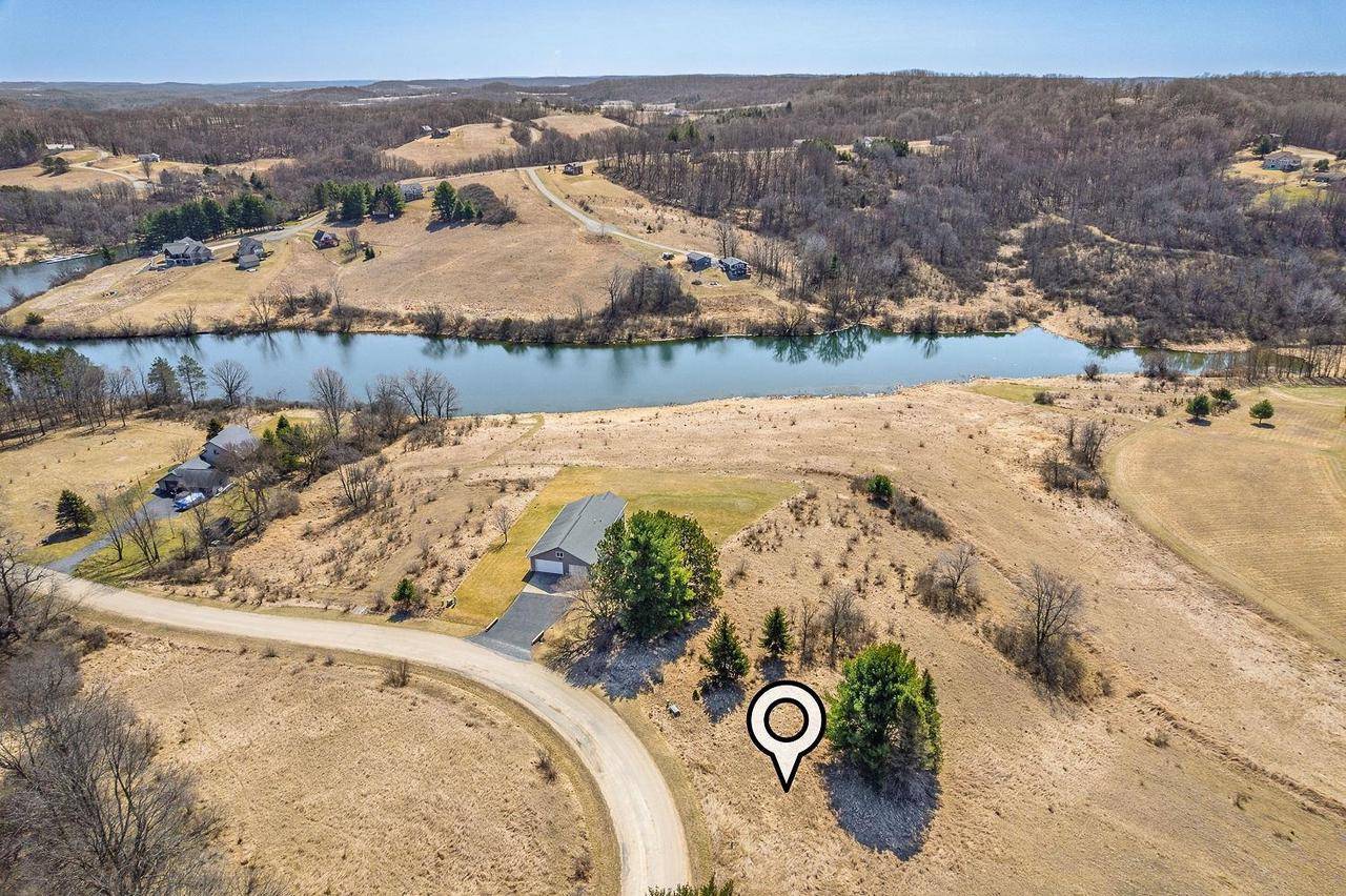 La Valle, WI 53941,422 Summit Point Drive