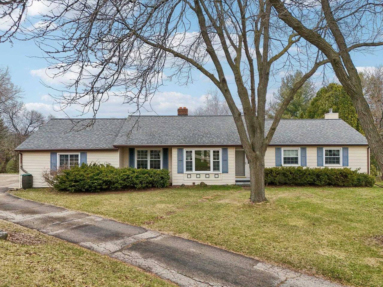 Verona, WI 53593,321 Thompson Street