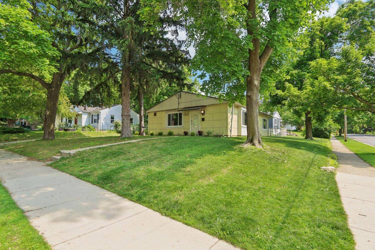 Madison, WI 53705,3553 Heather Crest