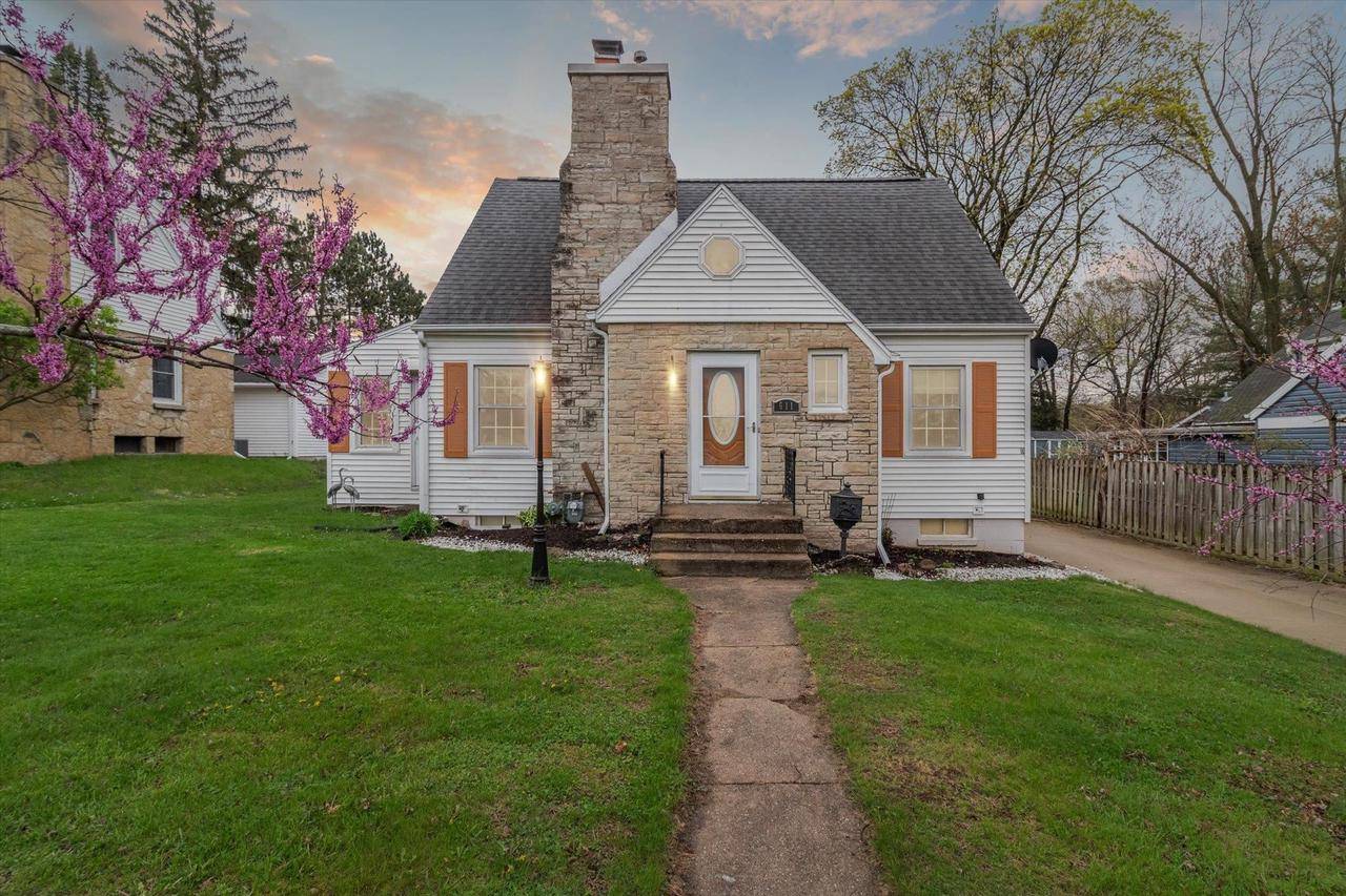 Edgerton, WI 53534,611 Pearl Street