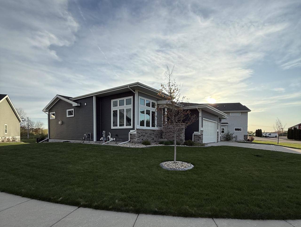 Verona, WI 53593,961 Pollow Road