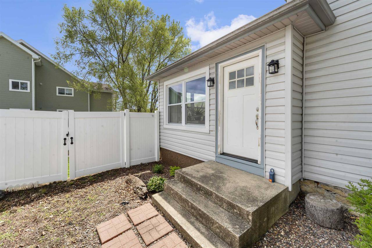 Stoughton, WI 53589,1301 Jackson Street