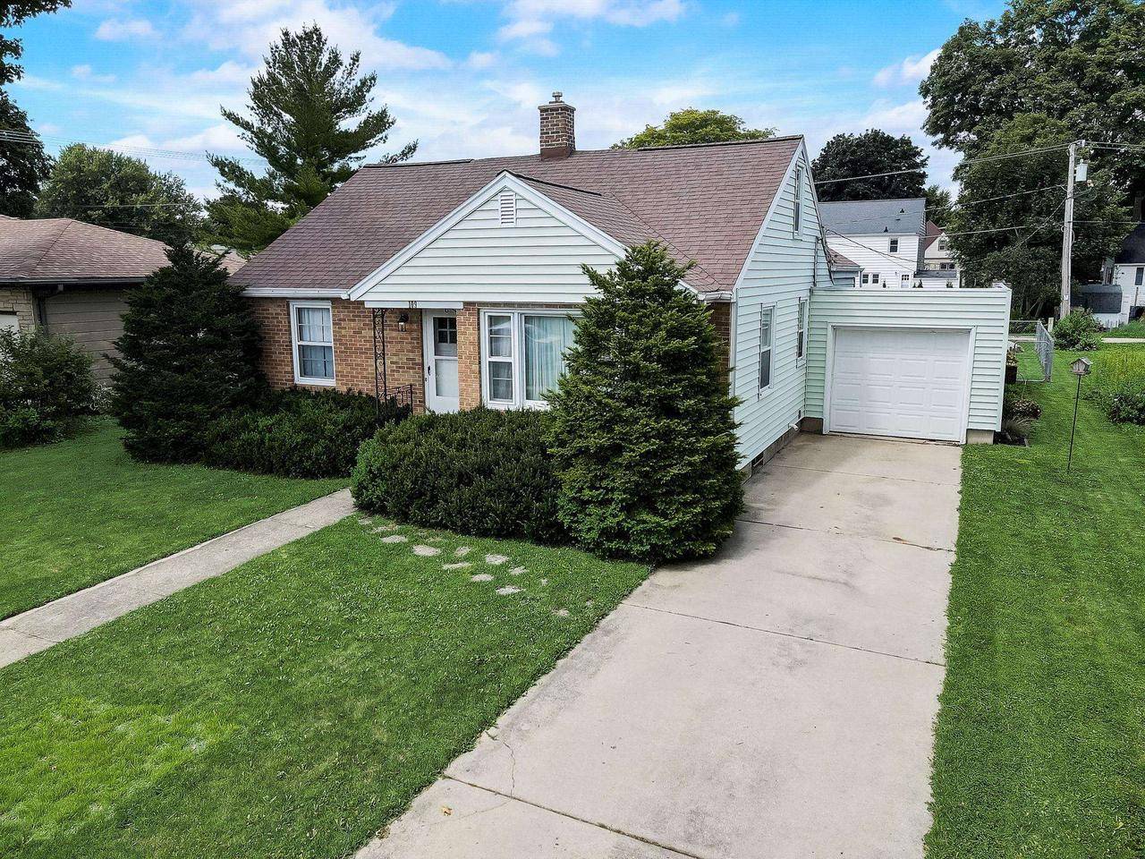 Waunakee, WI 53597,109 5th Street