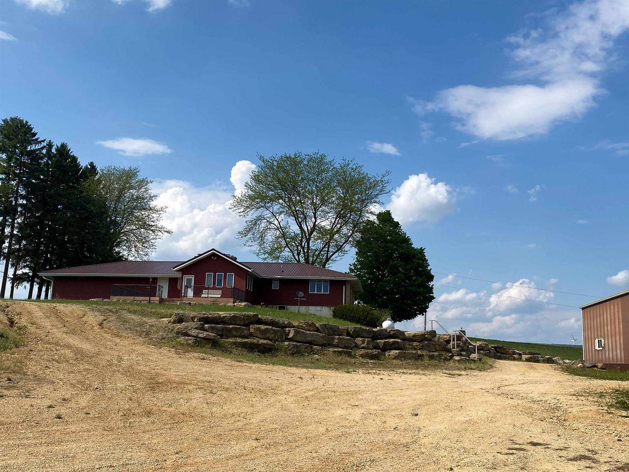 Livingston, WI 53554,831 County Road IG