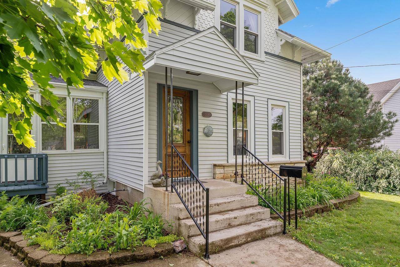 Prairie Du Sac, WI 53578,306 4th Street