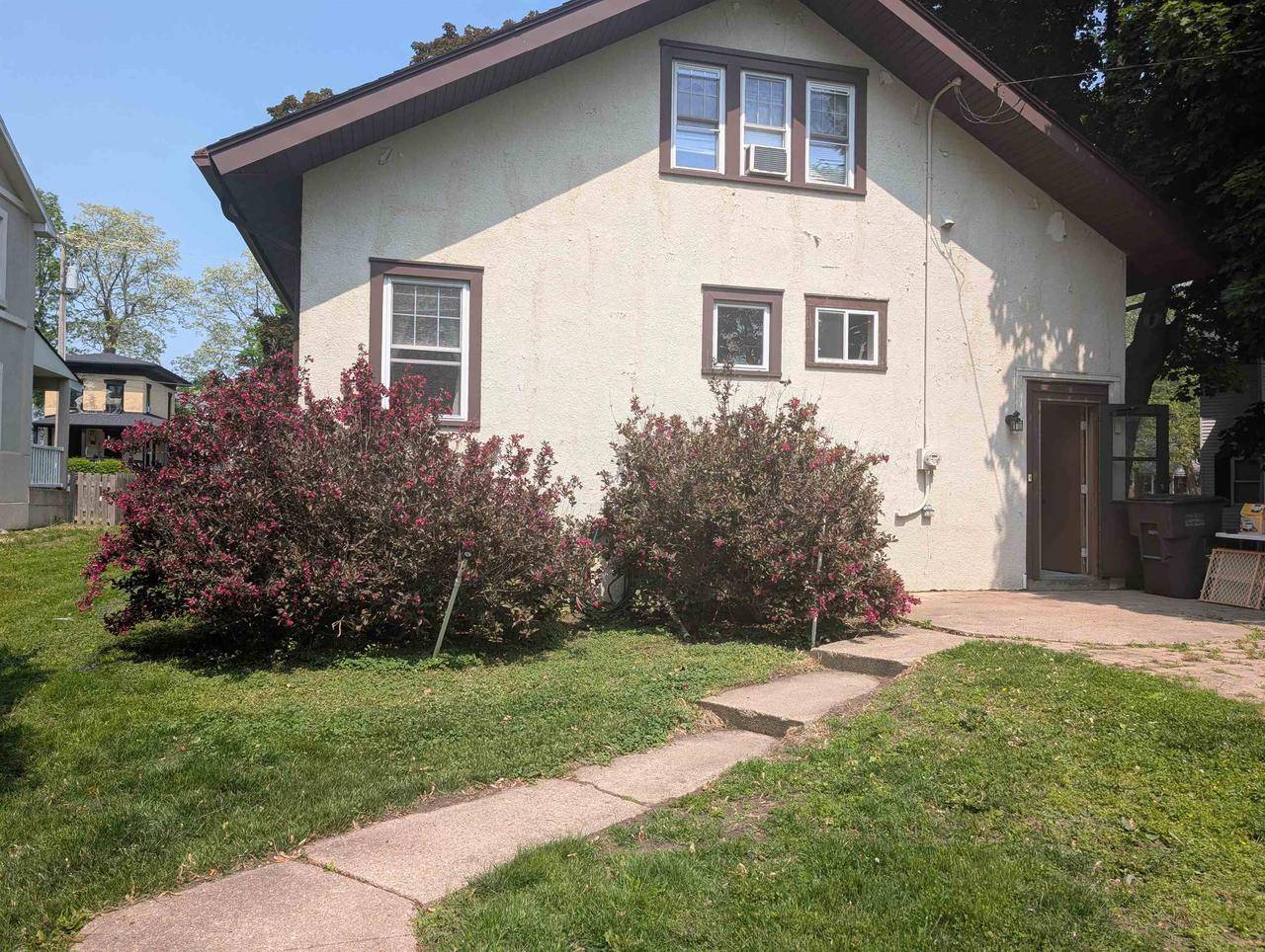 Whitewater, WI 53190,323 S Janesville Street
