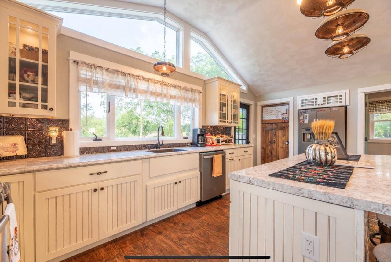 Edgerton, WI 53534,76 Hillside Road