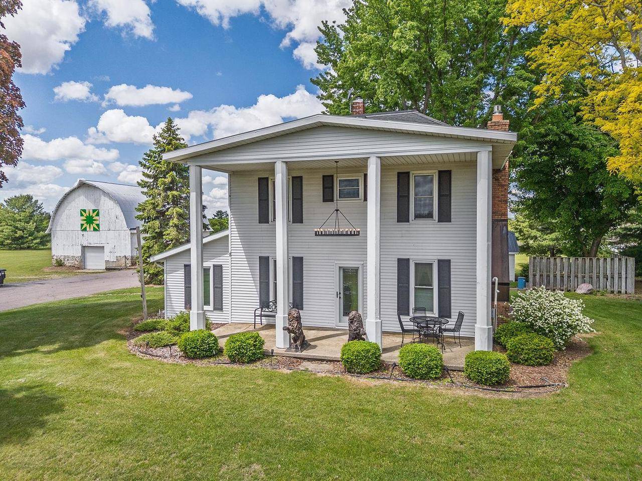 Baraboo, WI 53913,1805 W Pine Street