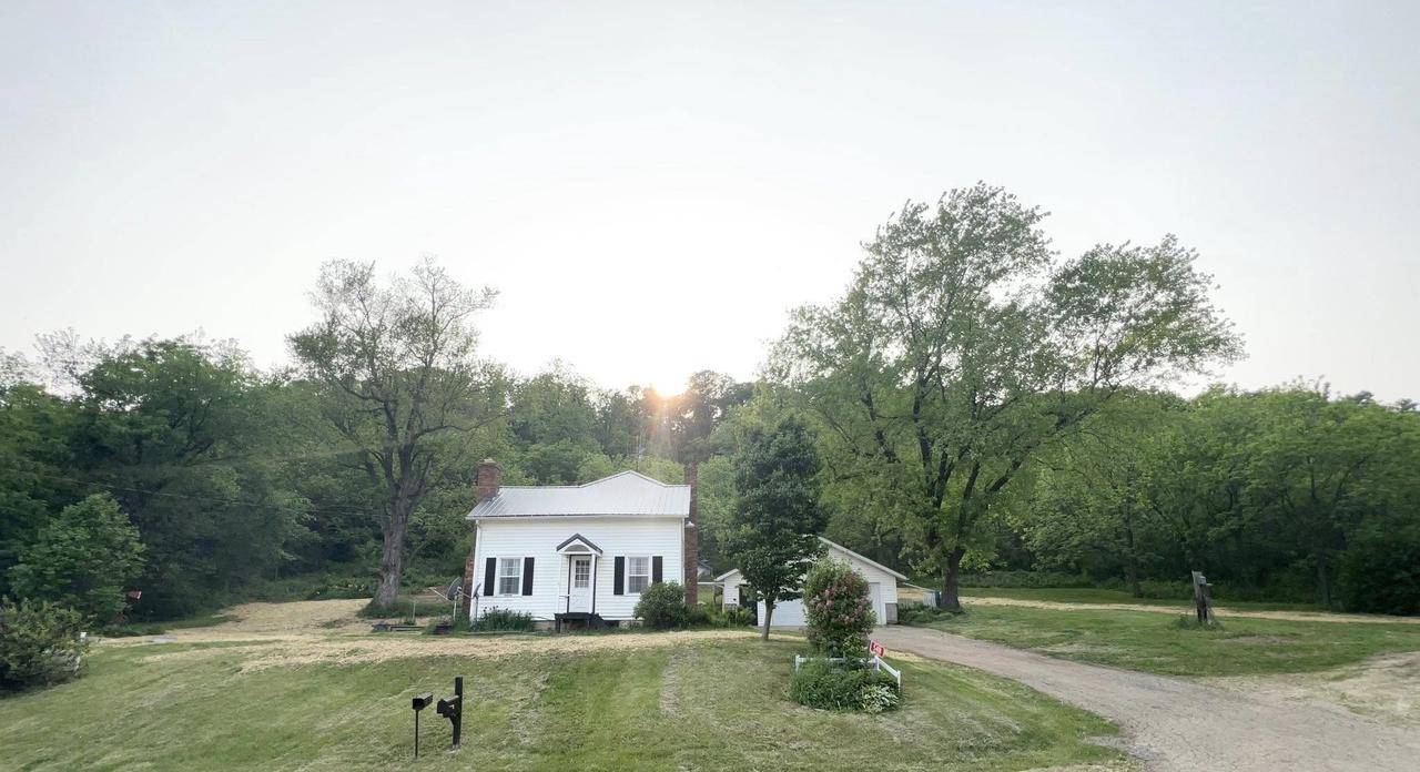 Ridgeway, WI 53582,5418 County Road H