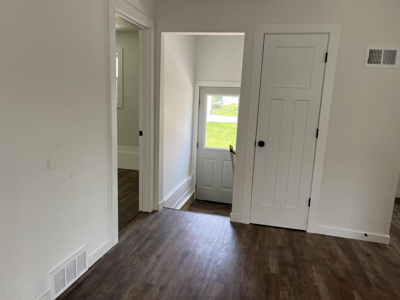 Reedsburg, WI 53959,524 Charles Street