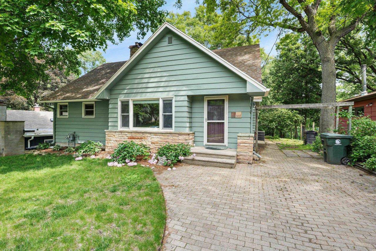 Madison, WI 53705,5612 Crestwood Place