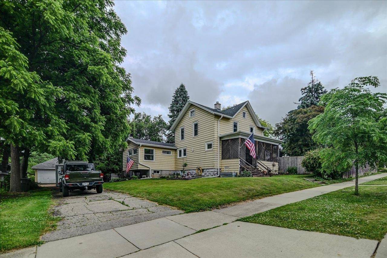 Stoughton, WI 53589,517 S Monroe Street