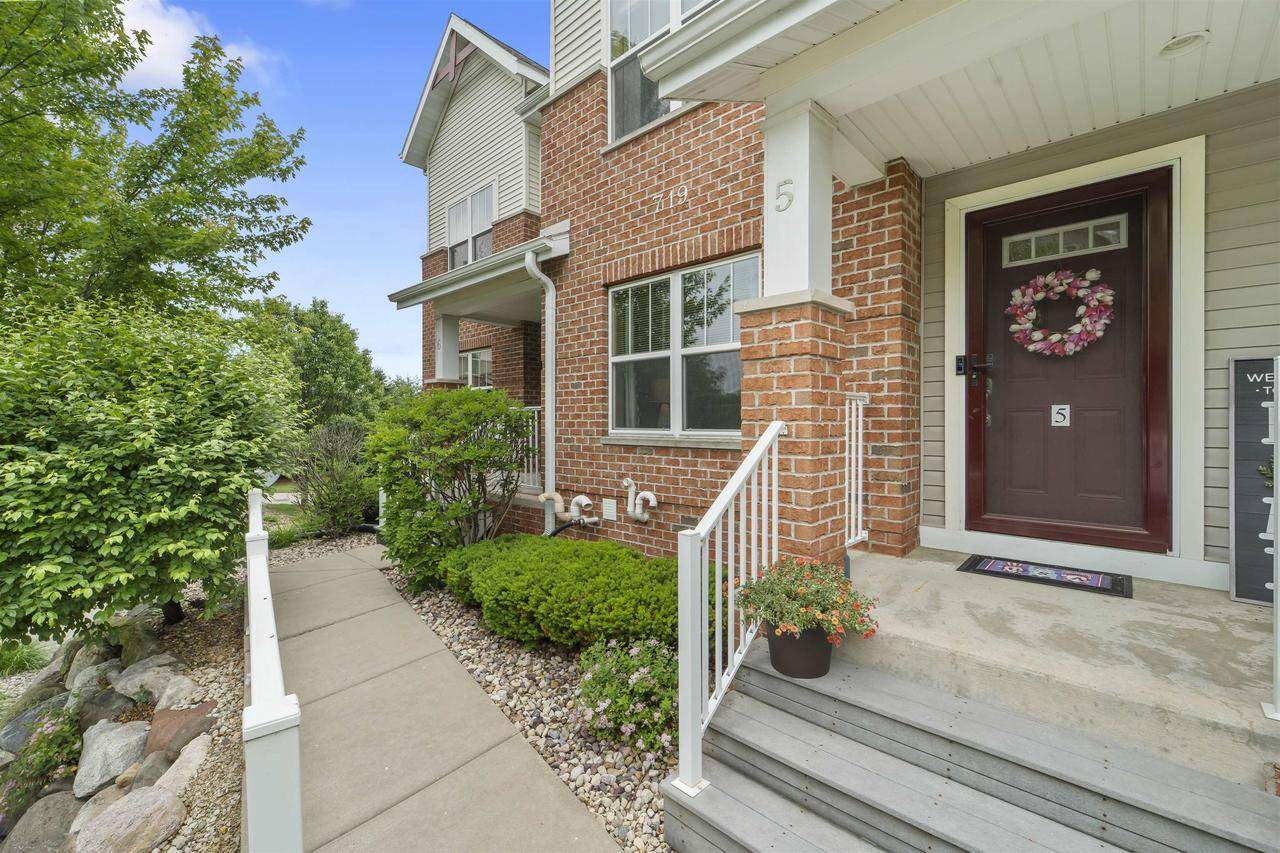 Middleton, WI 53562,719 Cricket Lane #5