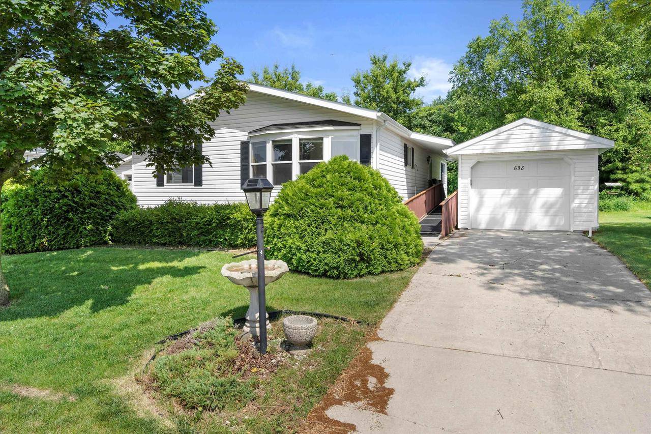 Waterford, WI 53185,658 Park Ridge Road