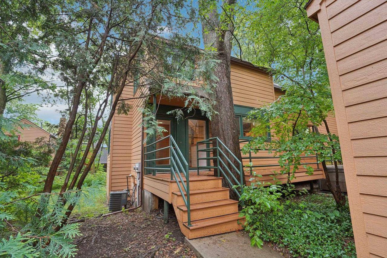 Madison, WI 53705,303 Glenthistle Court