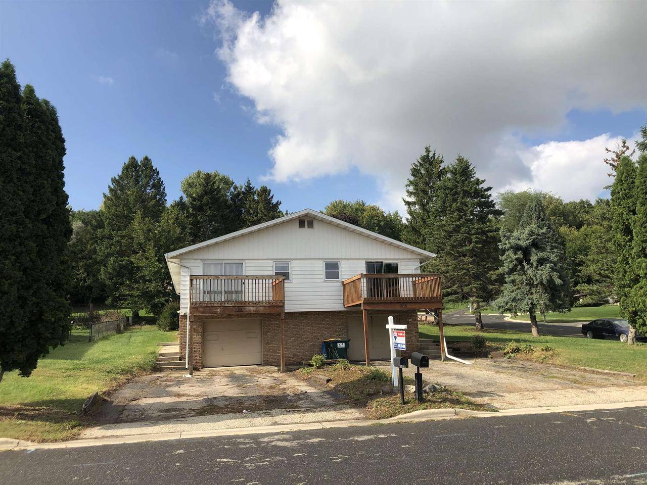 Cottage Grove, WI 53527,705 Willow Run St Street