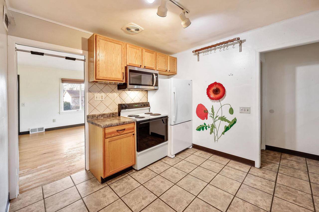 Madison, WI 53705,725 N Meadow Lane