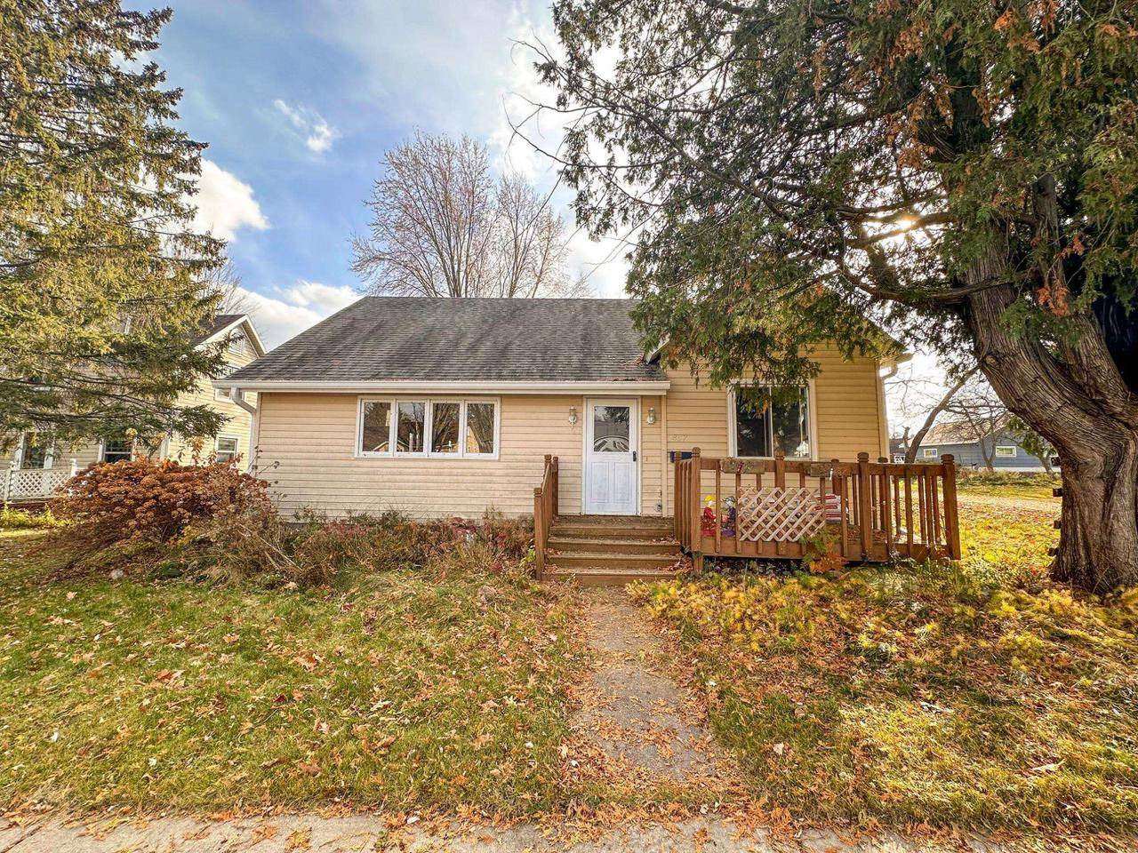 Phillips, WI 54555,457 JACKSON AVENUE