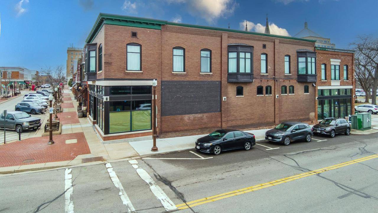 Wausau, WI 54403,209 GRANT STREET #VENADO WINE-BAR